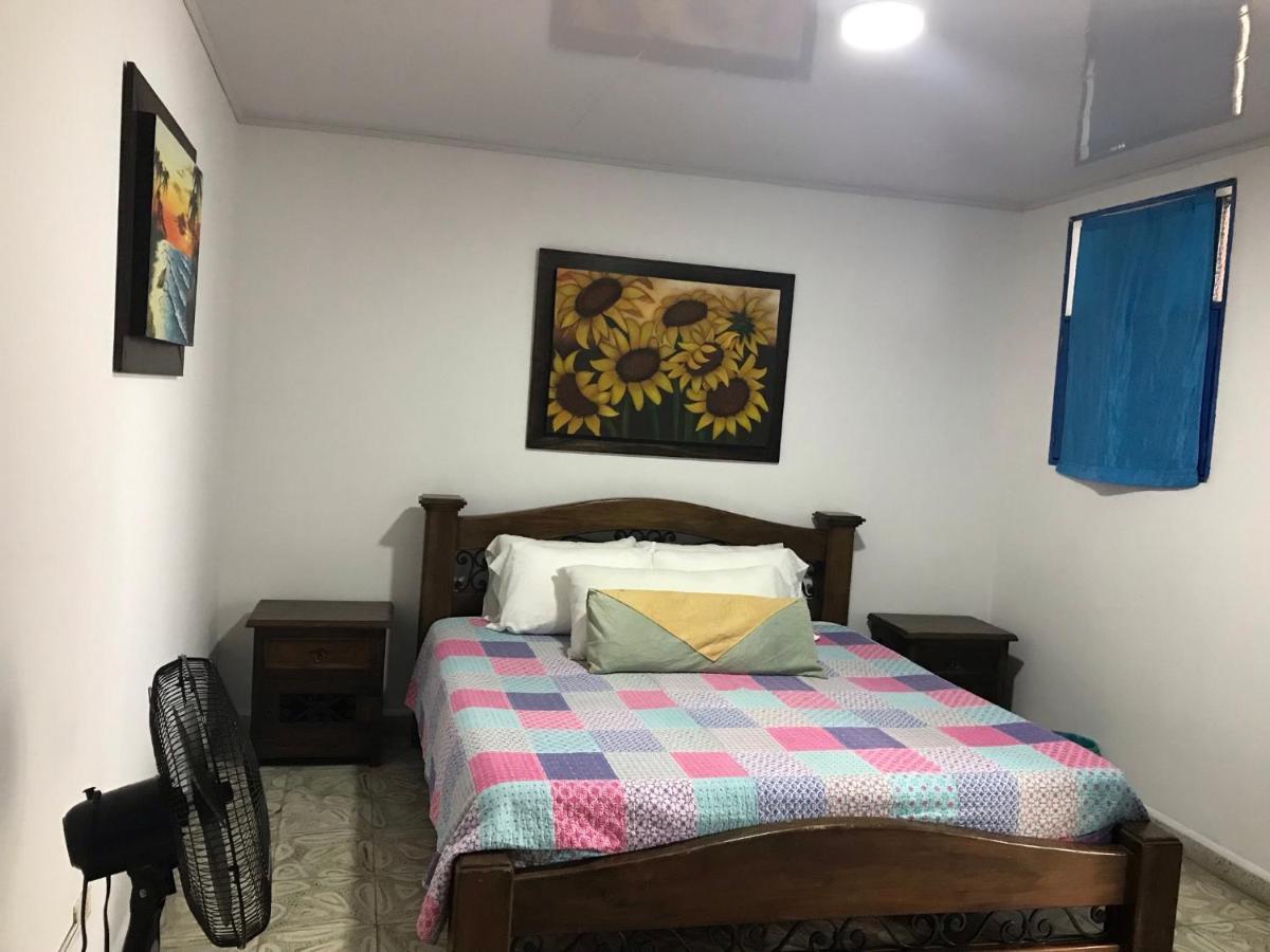 Hostal Maderos Santa Rosa De Cabal Buitenkant foto