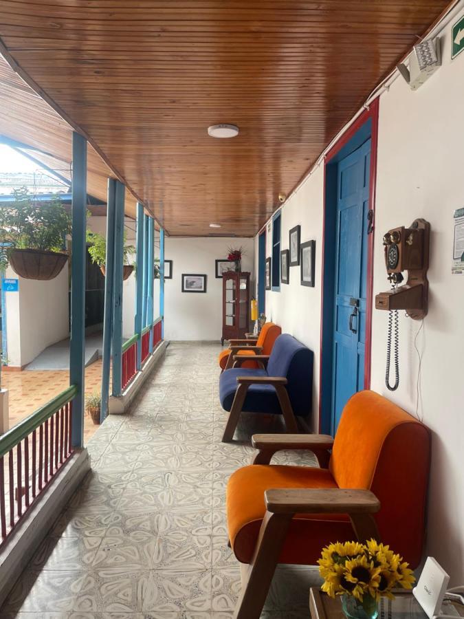 Hostal Maderos Santa Rosa De Cabal Buitenkant foto