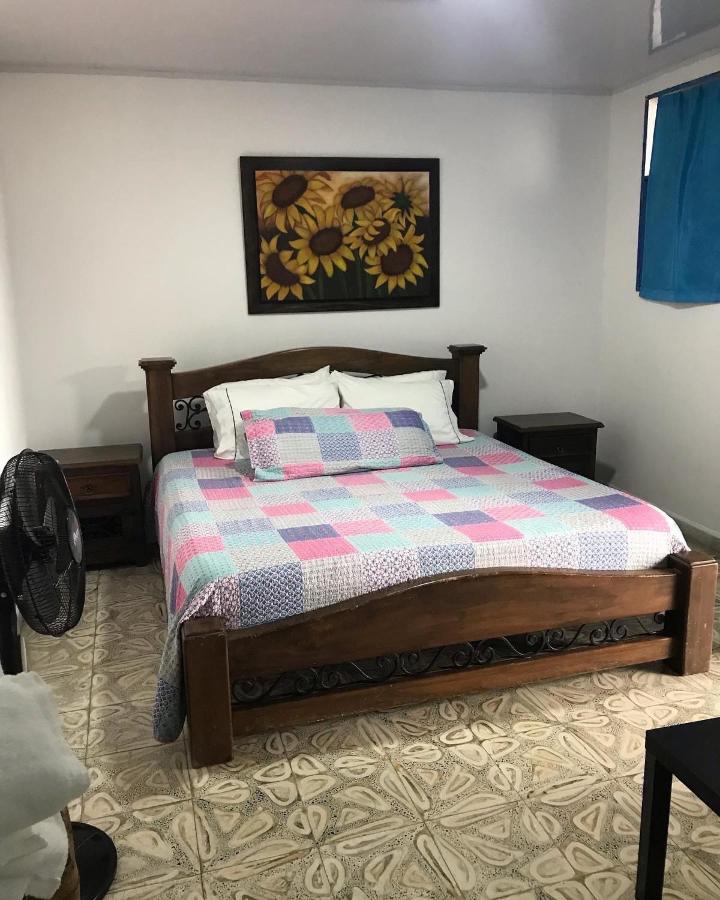 Hostal Maderos Santa Rosa De Cabal Buitenkant foto